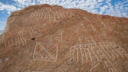 Valle De Majes, Una Historia De Petroglifos Y Huellas De Dinosaruios